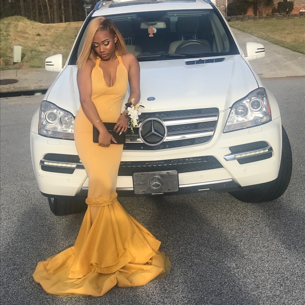 Prom Dress for Sell !! Please take off hands